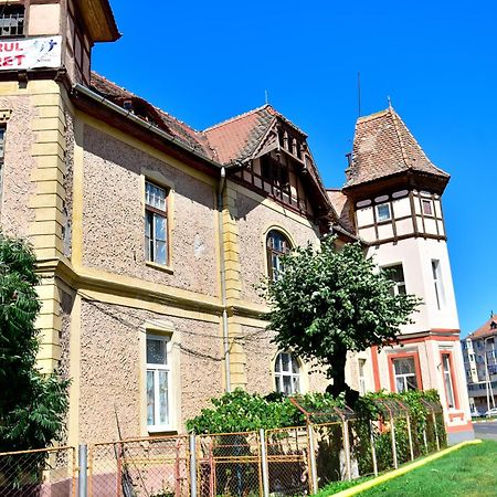 White House & Jacuzzi Apartman Nagyszeben Kültér fotó