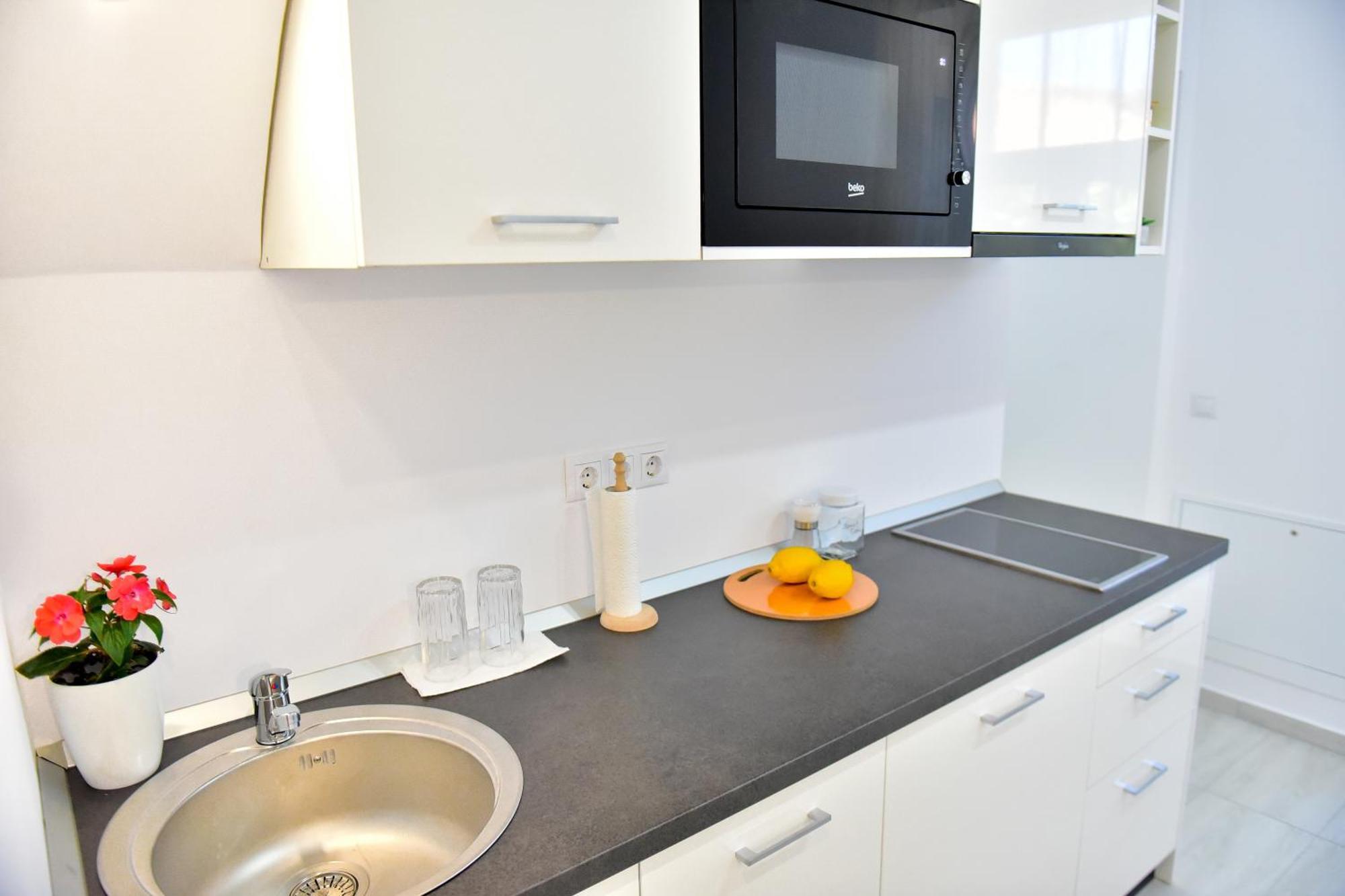 White House & Jacuzzi Apartman Nagyszeben Kültér fotó