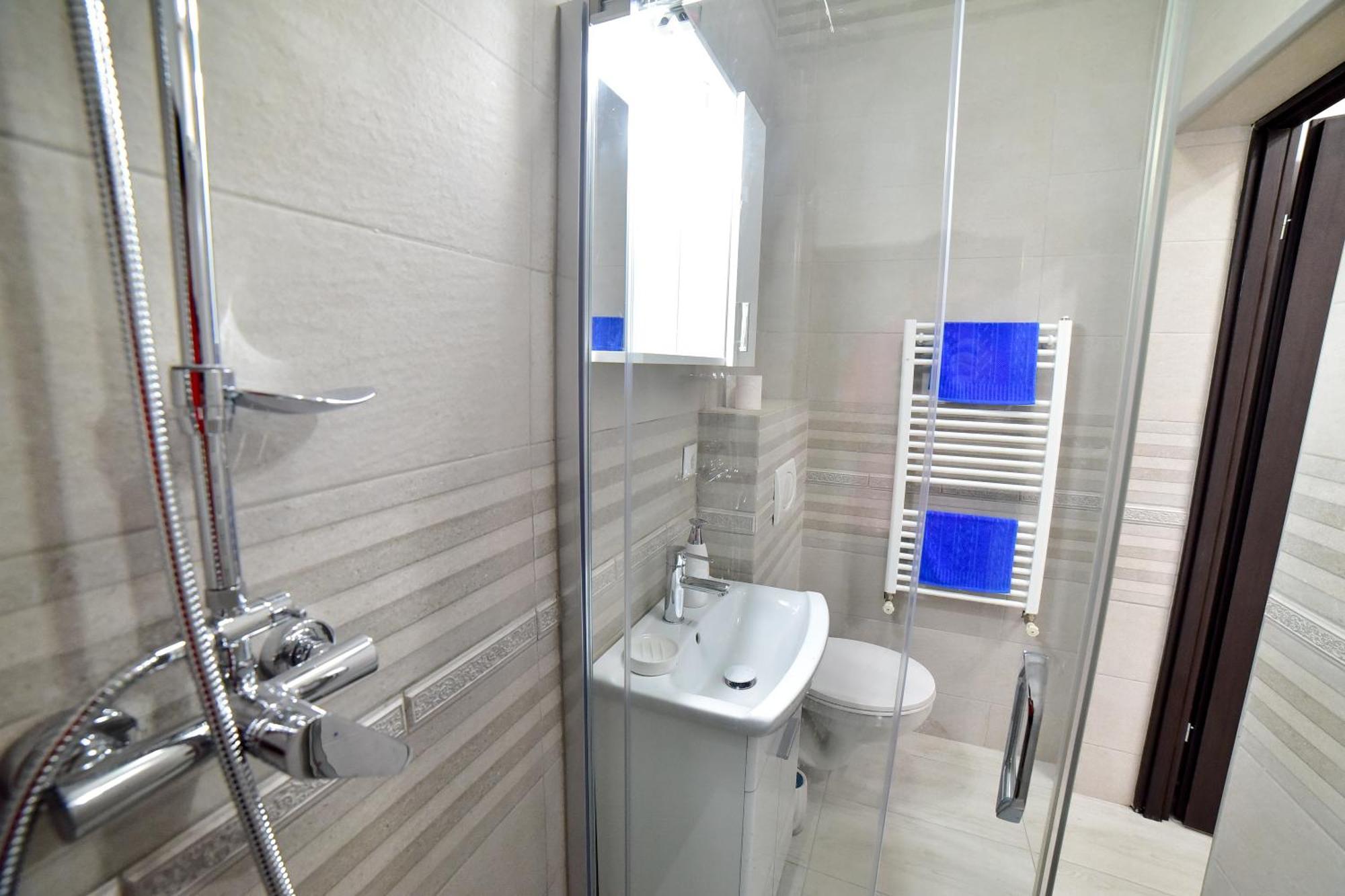 White House & Jacuzzi Apartman Nagyszeben Kültér fotó